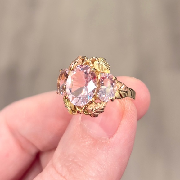 Black Hills Gold Pink Ice Ring: 10K solid yellow gold Size 7.25 - Picture 4 of 12